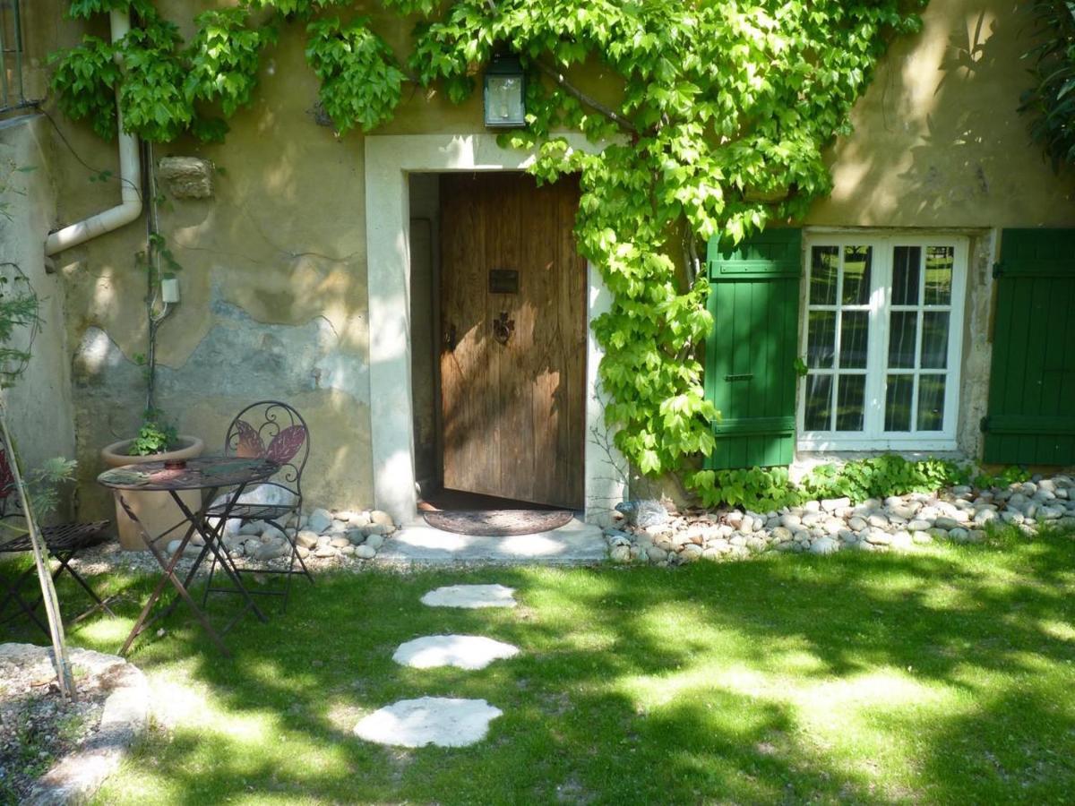 Les Gites Du Domaine De Rhodes Avignon Exterior foto
