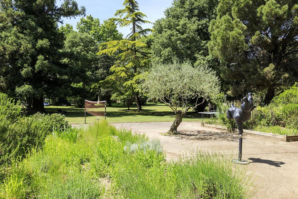 Les Gites Du Domaine De Rhodes Avignon Exterior foto