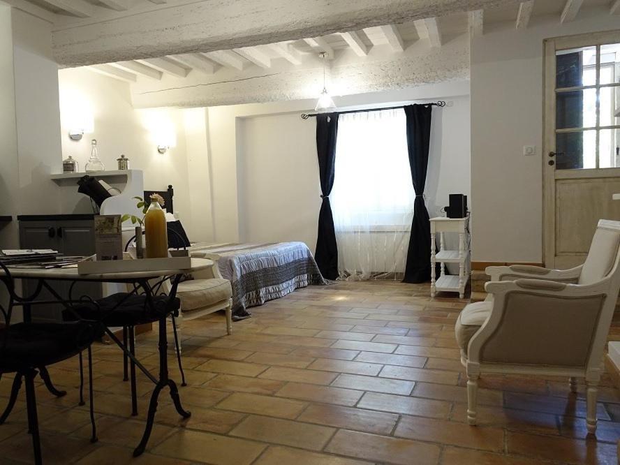 Les Gites Du Domaine De Rhodes Avignon Quarto foto