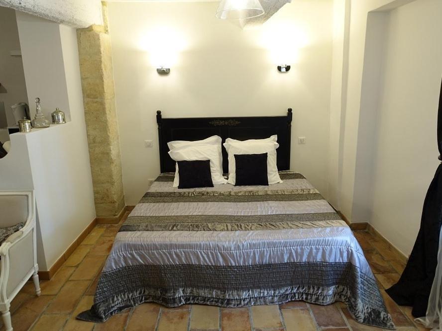 Les Gites Du Domaine De Rhodes Avignon Quarto foto