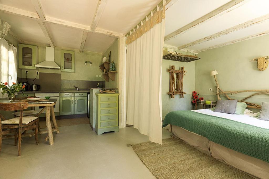 Les Gites Du Domaine De Rhodes Avignon Quarto foto